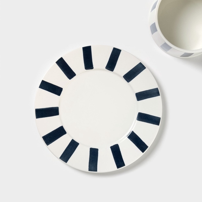 Чайная пара «Линии», 220 мл, с ложкой, блюдце d=15 см, кружка 9,5×7,5×7 см, керамика Чайная пара «Линии», 220 мл, с ложкой, блюдце d=15 см, кружка 9,5×7,5×7 см, керамика