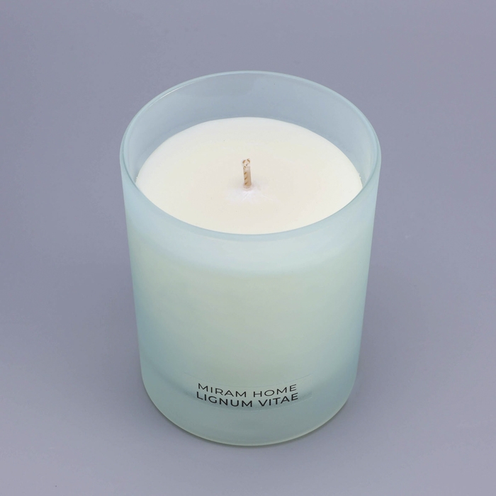 Свеча ароматическая в стекле  Свеча ароматическая в стекле "LIGNUM VITAE", пало санто, кедр и амбра, 200 г