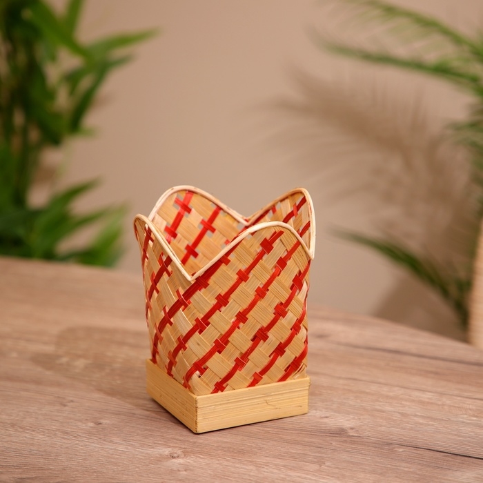 Салфетница плетёная, из бамбука 9х9х14 см Салфетница плетёная, из бамбука 9х9х14 см