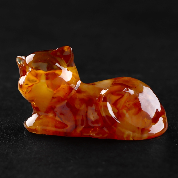 Сувенир Сувенир "Кот лежит", янтарь