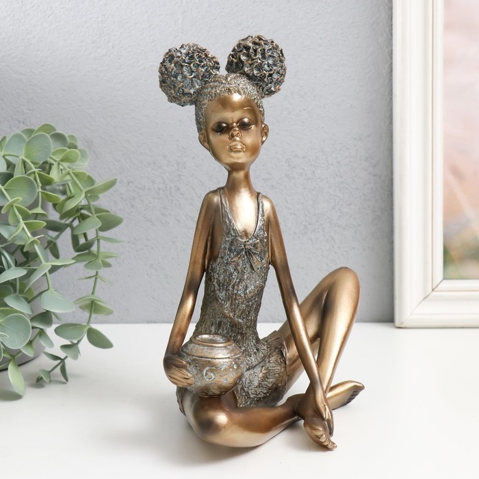 Сувенир полистоун "Девочка с кудрявыми хвостиками, с кувшином" под бронзу 16,5х13,5х21 см