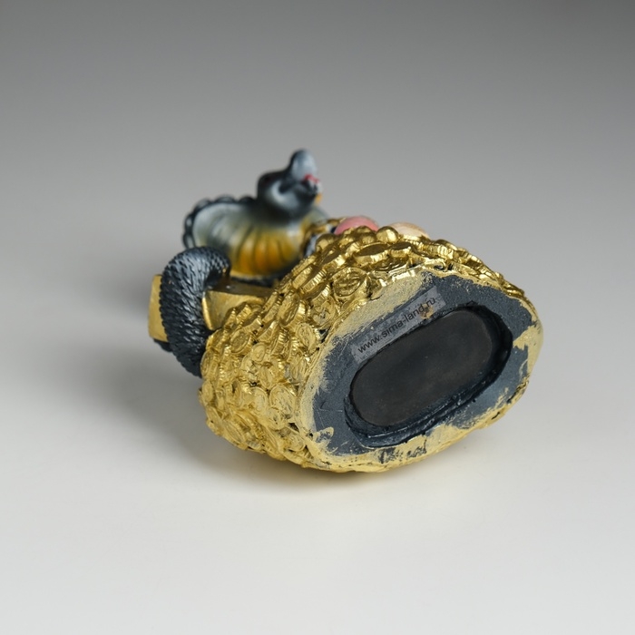 Копилка полистоун Копилка полистоун "Змея тёмная на монетах" 8,3х6,3х10,2 см