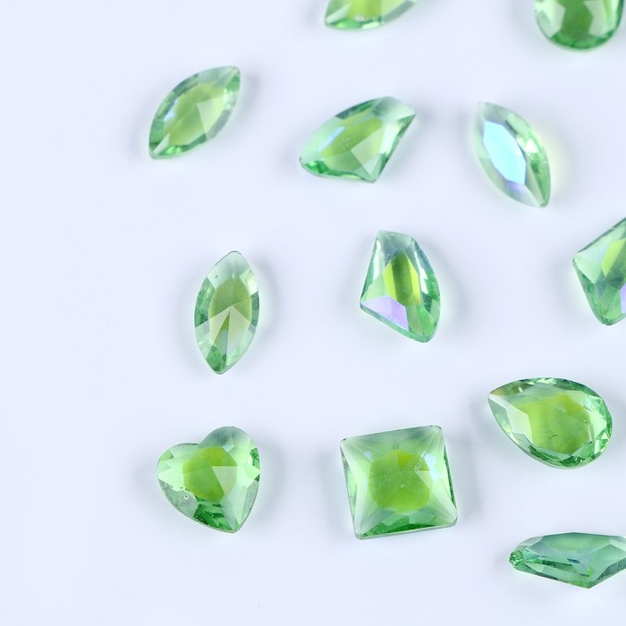 Камешки декоративные для творчества, набор 15 шт., цвет светло-зелёный, камни — от 6 до 14 мм Камешки декоративные для творчества, набор 15 шт., цвет светло-зелёный, камни — от 6 до 14 мм