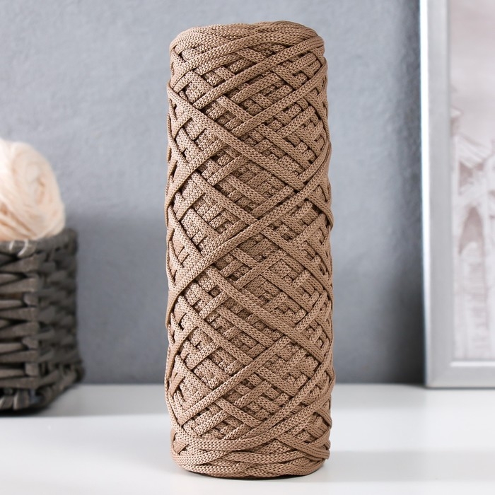 Шнур для вязания 100% полиэфир, ширина 3 мм 100м (латте) Шнур для вязания 100% полиэфир, ширина 3 мм 100м (латте)