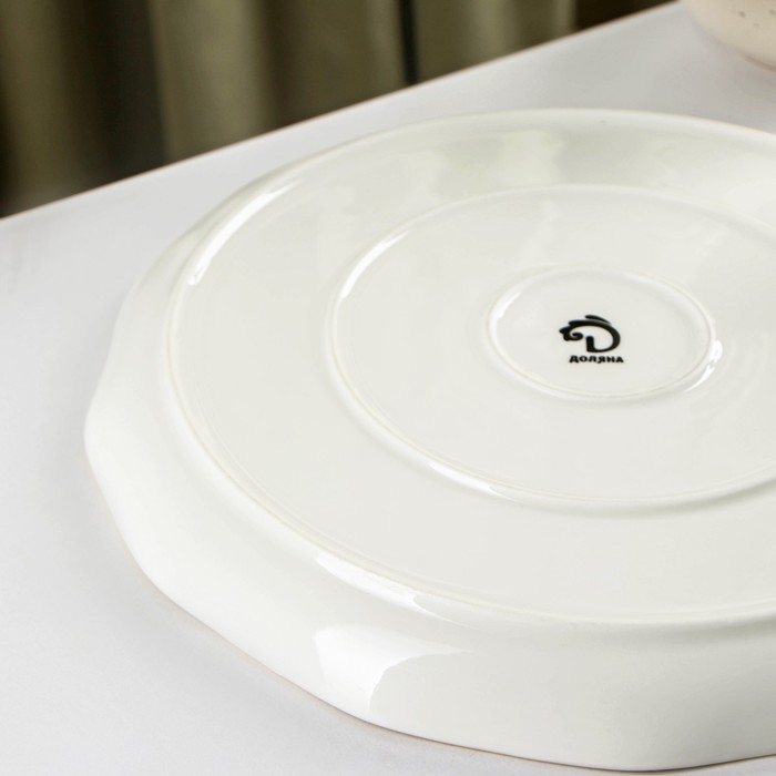 Тарелка фарфоровая обеденная Доляна «Млечный путь», d=25 см, цвет серый Тарелка фарфоровая обеденная Доляна «Млечный путь», d=25 см, цвет серый