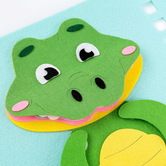 Развивающая книжка «Лечим зубки» Развивающая книжка «Лечим зубки»