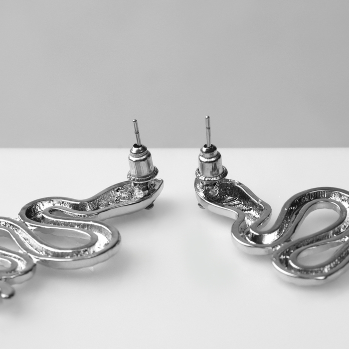 Новый год! Символ года 2025! Серьги с жемчугом «Змея» искушение, бусина, цвет белый в серебре Новый год! Символ года 2025! Серьги с жемчугом «Змея» искушение, бусина, цвет белый в серебре