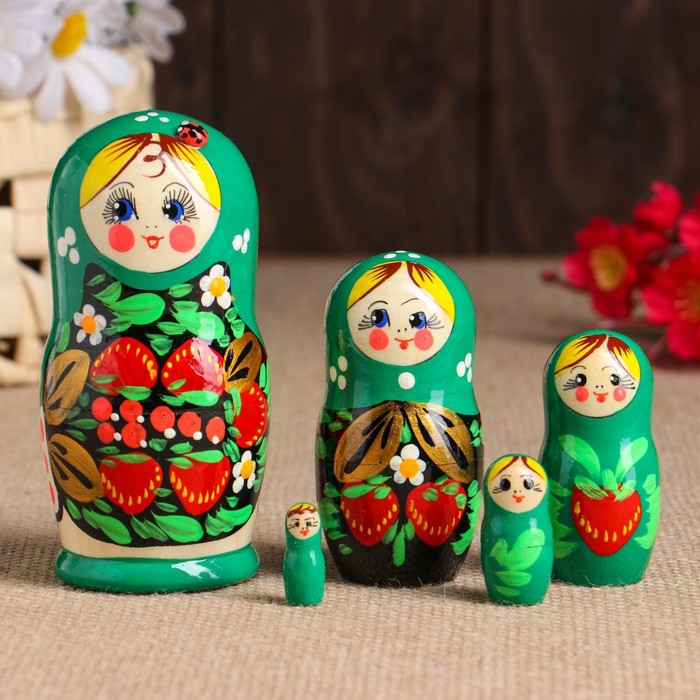 Матрёшка «Божья коровка», зелёное платье, 5 кукольная, 10-12 см Матрёшка «Божья коровка», зелёное платье, 5 кукольная, 10-12 см