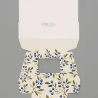Коробка подарочная с окном &laquo;Ягоды&raquo;, 10&times;8&times;3.5 см, самосборная