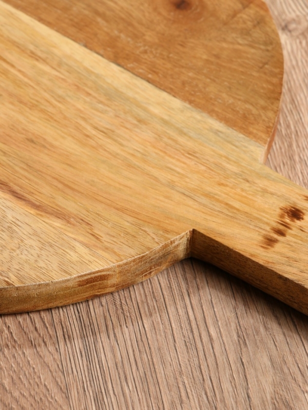 Доска разделочная круглая "Пряник" дерево манго 36х28 см