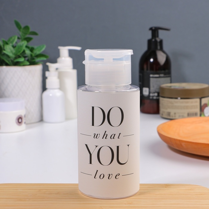 Флакон с помпой «Love what you do», 200 мл, цвет чёрный/белый Флакон с помпой «Love what you do», 200 мл, цвет чёрный/белый