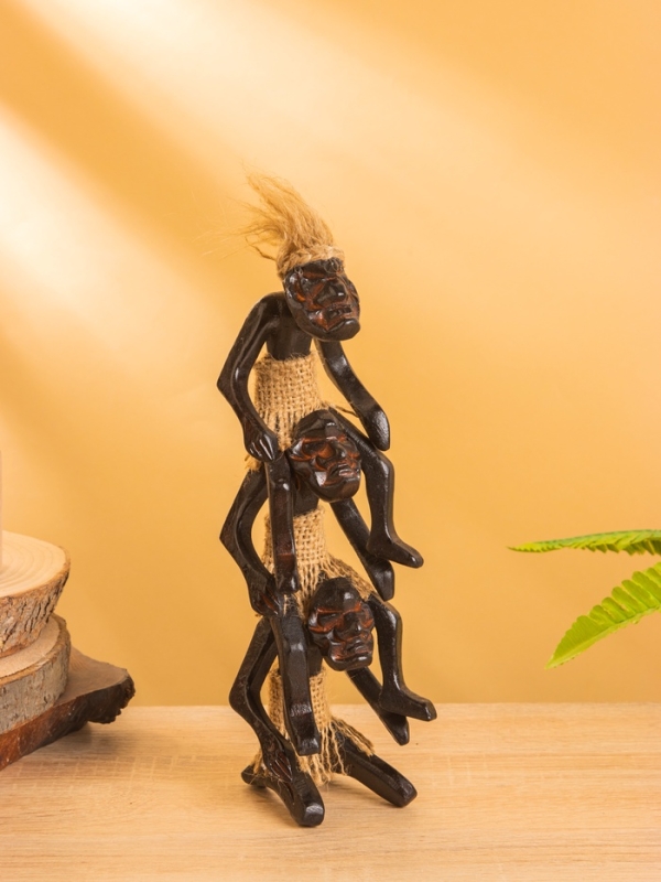 Сувенир «Башня из аборигенов», 7×8×24 +/- 2 см, дерево Сувенир «Башня из аборигенов», 7×8×24 +/- 2 см, дерево