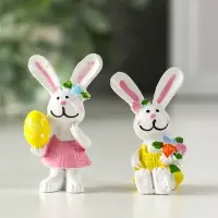 Сувенир полистоун "Белый зайка с яйцом/букетом" МИКС 2,2х3х4,2 см Сувенир полистоун "Белый зайка с яйцом/букетом" МИКС 2,2х3х4,2 см