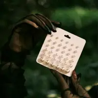 Серьги пусеты 18 пар &laquo;Рэйчел&raquo;, бусина d=5-12 мм, молочно-белые