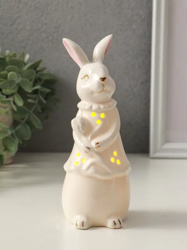 Сувенир керамика свет "Зайка с тюльпаном" белый 6х6х16 см