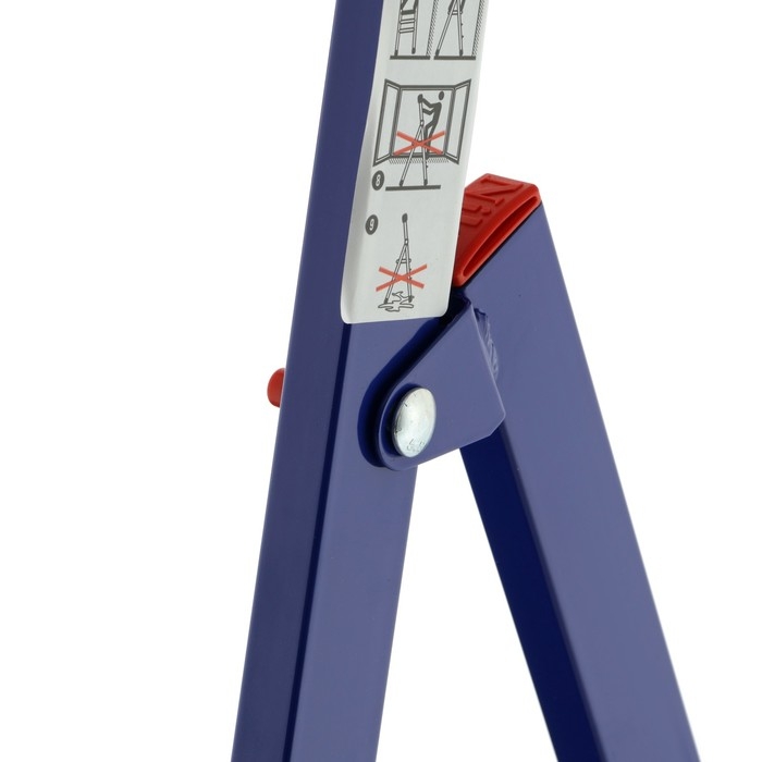 Стремянка Nika СМ3+, для рыхлых поверхностей, высота до рабочей площадки 640 мм, 3 ступени Стремянка Nika СМ3+, для рыхлых поверхностей, высота до рабочей площадки 640 мм, 3 ступени