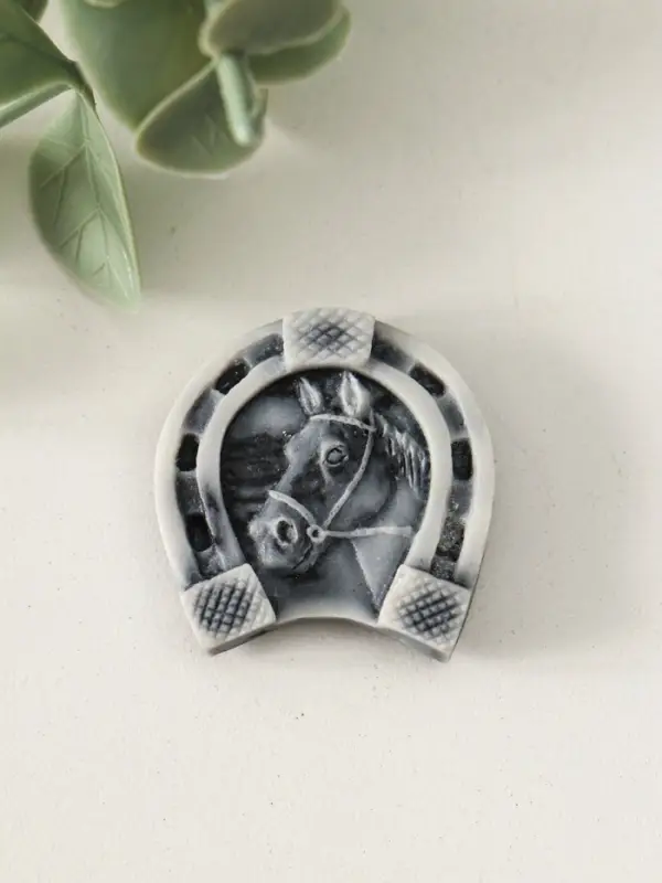 Магнит Магнит "Подкова с головой лошади" 3 см