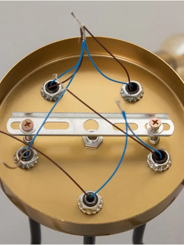 Люстра &laquo;Узел&raquo; 5&times;40 Вт Е27 черный/латунь 52&times;52&times;36 см