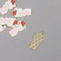 Декор для творчества металл, эмаль "Мишка с цветочком" 2,8х1,5 см Декор для творчества металл, эмаль "Мишка с цветочком" 2,8х1,5 см