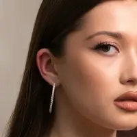 Серьги-кольца со стразами d=4.5 см, белые в серебре