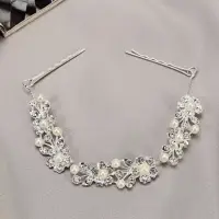 Аксессуар для волос &laquo;Никки&raquo;, цветы с бусинками, 17 см, серебро