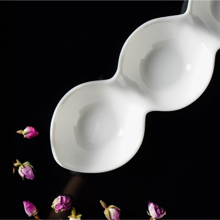 Менажница фарфоровая 3-х секционная Magistro «Бланш», 28×8,5×4,5 см, цвет белый