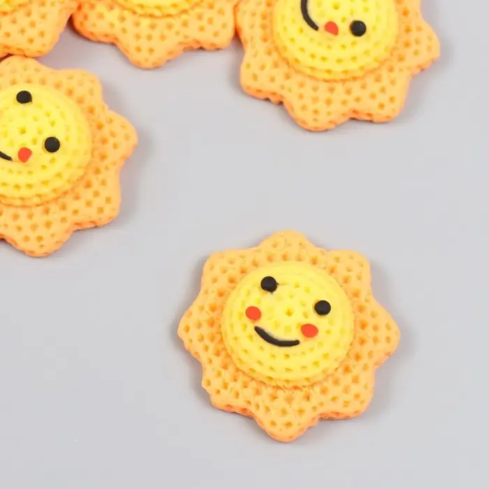 Декор для творчества пластик "Вязаное солнышко" 3,7х3,5 см