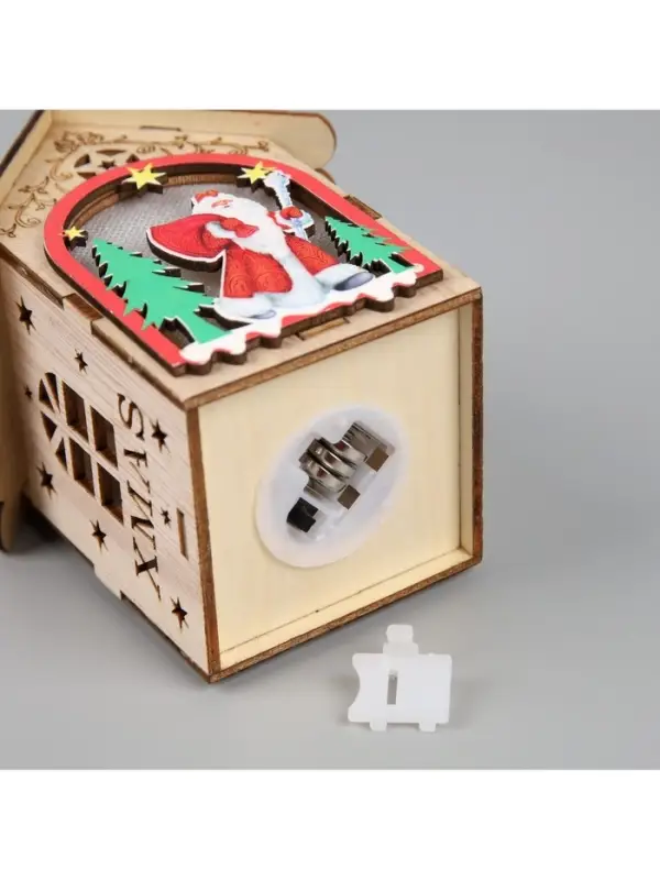 Ёлочная игрушка &laquo;Домик с Дедом Морозом&raquo;, 11&times;8.5&times;7.5 см, 1 LED, от батареек, свечение тёплое белое
