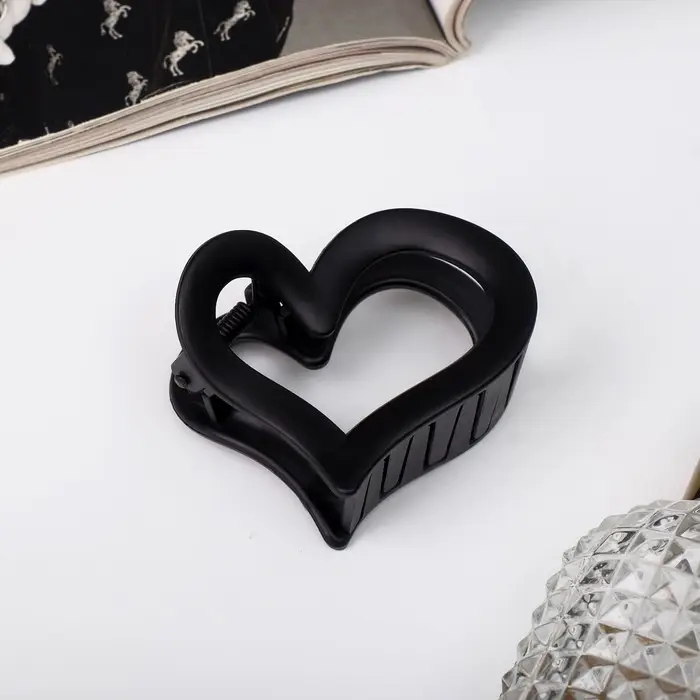 Крабик для волос «Сердце», 6.5 см, чёрный, МИКС Крабик для волос «Сердце», 6.5 см, чёрный, МИКС