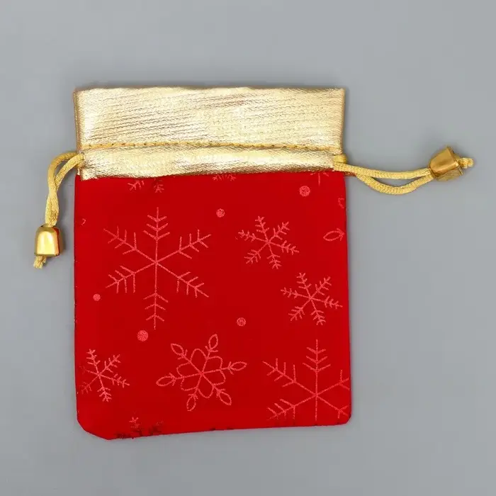 Мешочек подарочный замша «Поздравляю тебя», снежинки, тиснение, 10 х 12 см +/- 1.5 см Мешочек подарочный замша «Поздравляю тебя», снежинки, тиснение, 10 х 12 см +/- 1.5 см