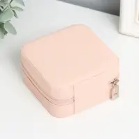 Шкатулка кожзам для украшений "Элегия. Квадратная" розовый 5х10х10 см