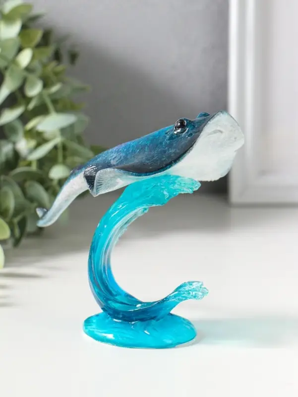 Сувенир полистоун лак "Морской скат на волне" синий 13,2х9,5х11,5 см