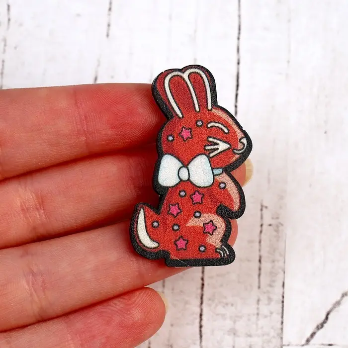 Деревянный значок «Заяц» Деревянный значок «Заяц»