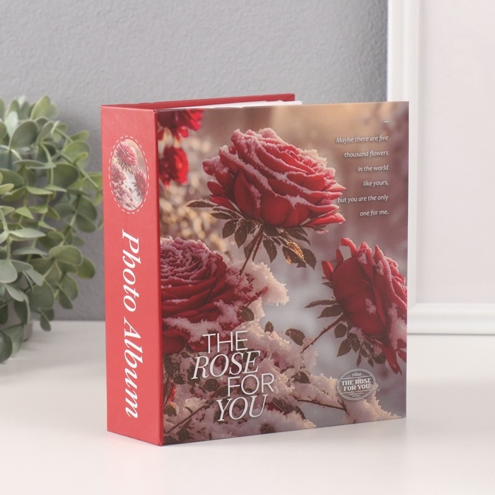 Фотоальбом на 40 фото 10х15 см Фотоальбом на 40 фото 10х15 см "Алые розы в снегу" в коробке, золотая обводка 4,5х14х17 см 1074941