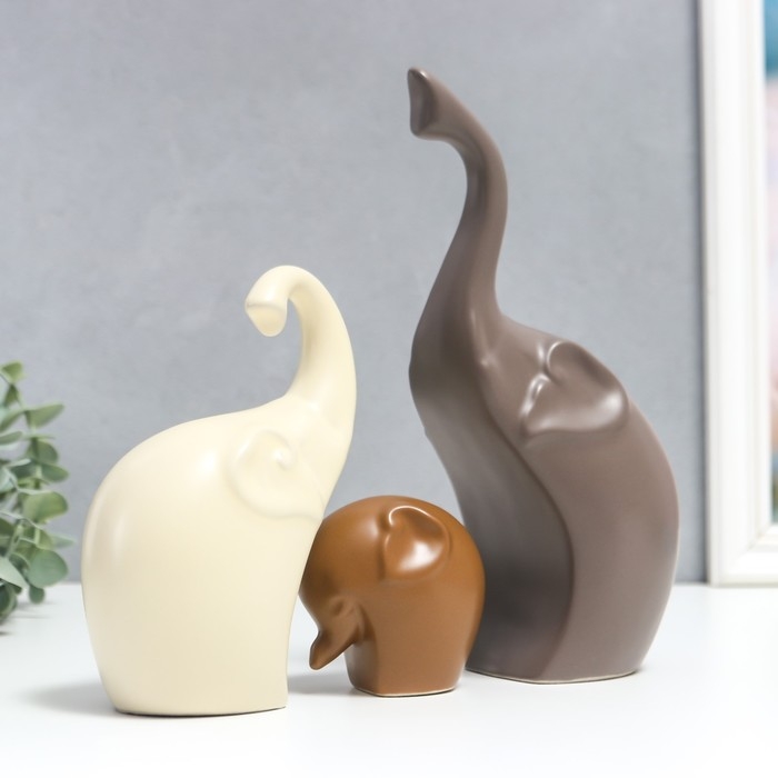 Сувенир керамика Сувенир керамика "Семейство слонов" матовый набор 3 шт 7х7 12х12 22х13 см