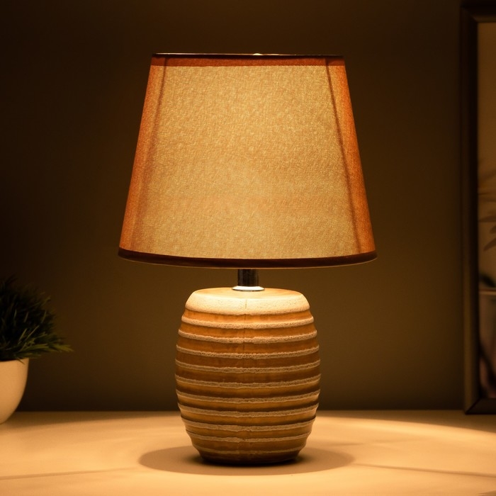 Настольная лампа Настольная лампа "Алатея" Е14 40Вт бело-шоколадный 17х17х28 см