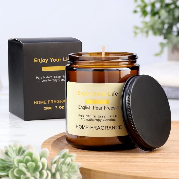 Свеча ароматическая в банке  Свеча ароматическая в банке "Английская груша и фрезия", 7х9 см