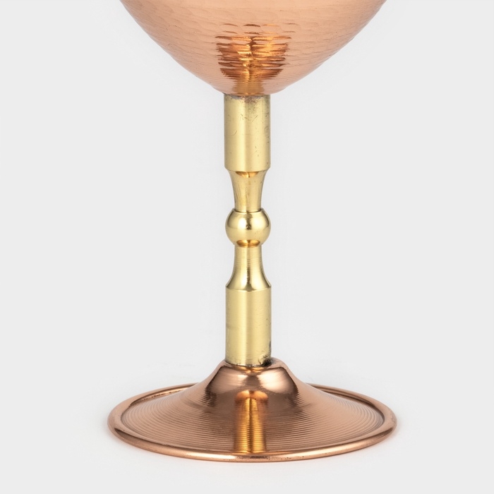 Бокал медный, 250 мл, d=7,5 см, h=15 см, чеканка, латунная ножка, 1 сорт Бокал медный, 250 мл, d=7,5 см, h=15 см, чеканка, латунная ножка, 1 сорт