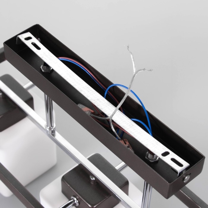 Люстра 2731/3 E27 40Вт коричнево-хромовый 50х27х28 см BayerLux Люстра 2731/3 E27 40Вт коричнево-хромовый 50х27х28 см BayerLux