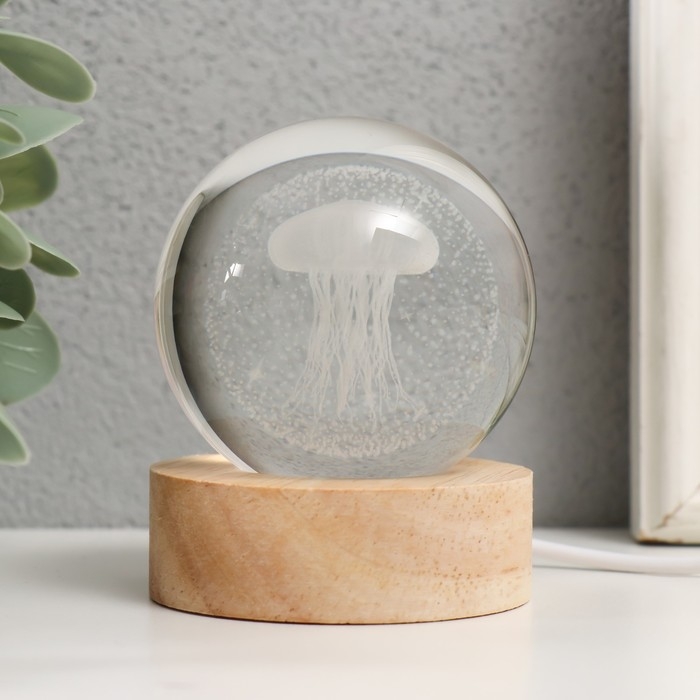 Сувенир стекло подсветка  Сувенир стекло подсветка "Медуза" d=6 см подставка дерево, USB 6,5х6,5х7,5 см