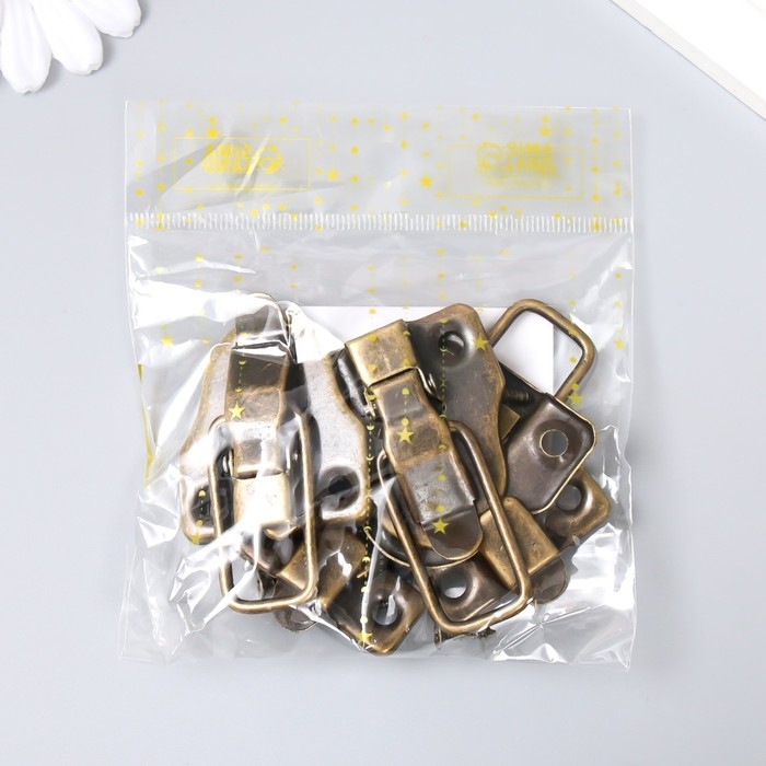 Замок металл для шкатулок. сундуков бронза + гвозд. 5,8х4х1 см Замок металл для шкатулок. сундуков бронза + гвозд. 5,8х4х1 см