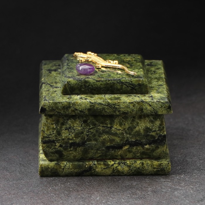 Шкатулка, змеевик Шкатулка, змеевик