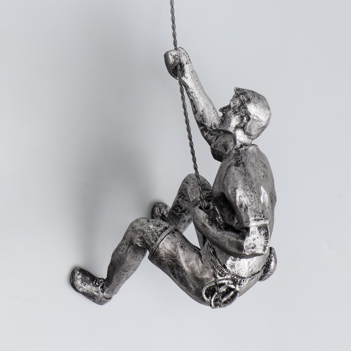 Сувенир полистоун  Сувенир полистоун "Покорение вершины" левый, чернённое серебро 18х8 см