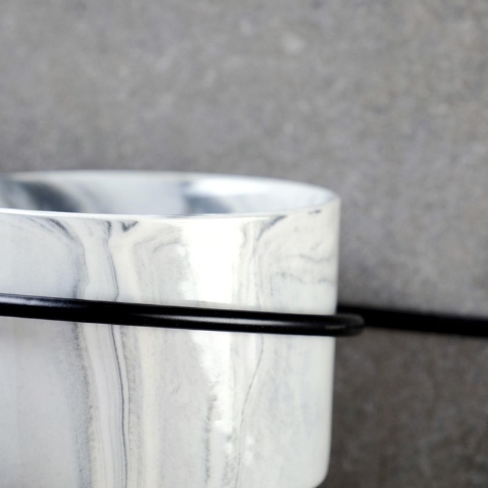 Горшок настенный Горшок настенный "Салли" с черной подставкой, 17х8х17см