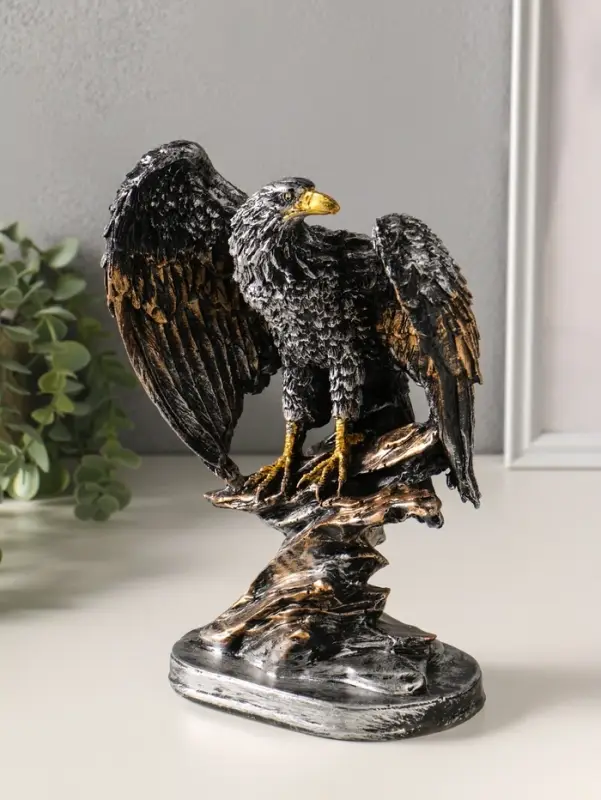 Фигура полистоун &laquo;Орёл на камне расправил крылья&raquo;, 25&times;19 см