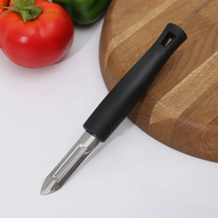 Овощечистка вертикальная Доляна «Чили», 18,5 см, цвет чёрный Овощечистка вертикальная Доляна «Чили», 18,5 см, цвет чёрный