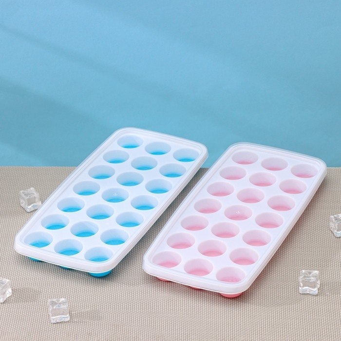 Форма для льда и шоколада с крышкой Доляна, 26×12×2,5 см, 21 ячейка (3×3×2 см), цвет МИКС Форма для льда и шоколада с крышкой Доляна, 26×12×2,5 см, 21 ячейка (3×3×2 см), цвет МИКС