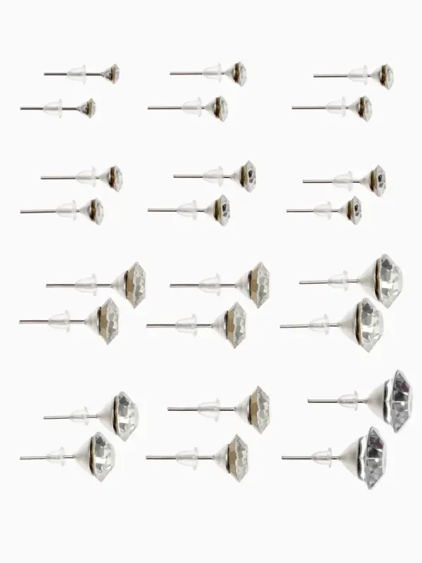 Серьги пусеты One year, 12 пар, классика, белые в серебре