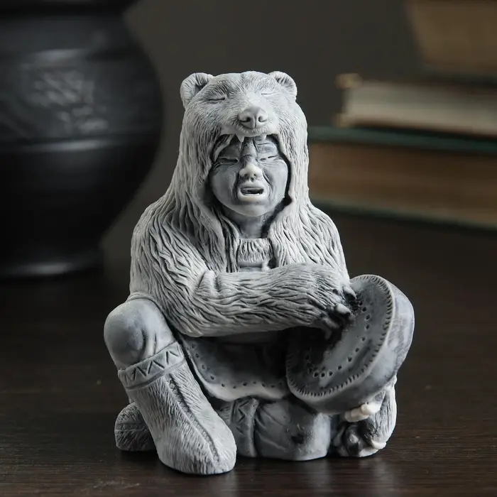 Фигурка &laquo;Шаман в шкуре медведя с бубном&raquo;, 8.5 см