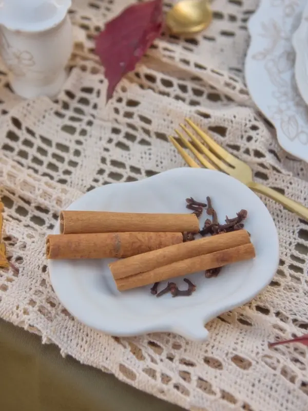 Тарелка SL Home &laquo;Осенний бриз&raquo;, 20.3&times;20&times;3.5 см, доломит, белая